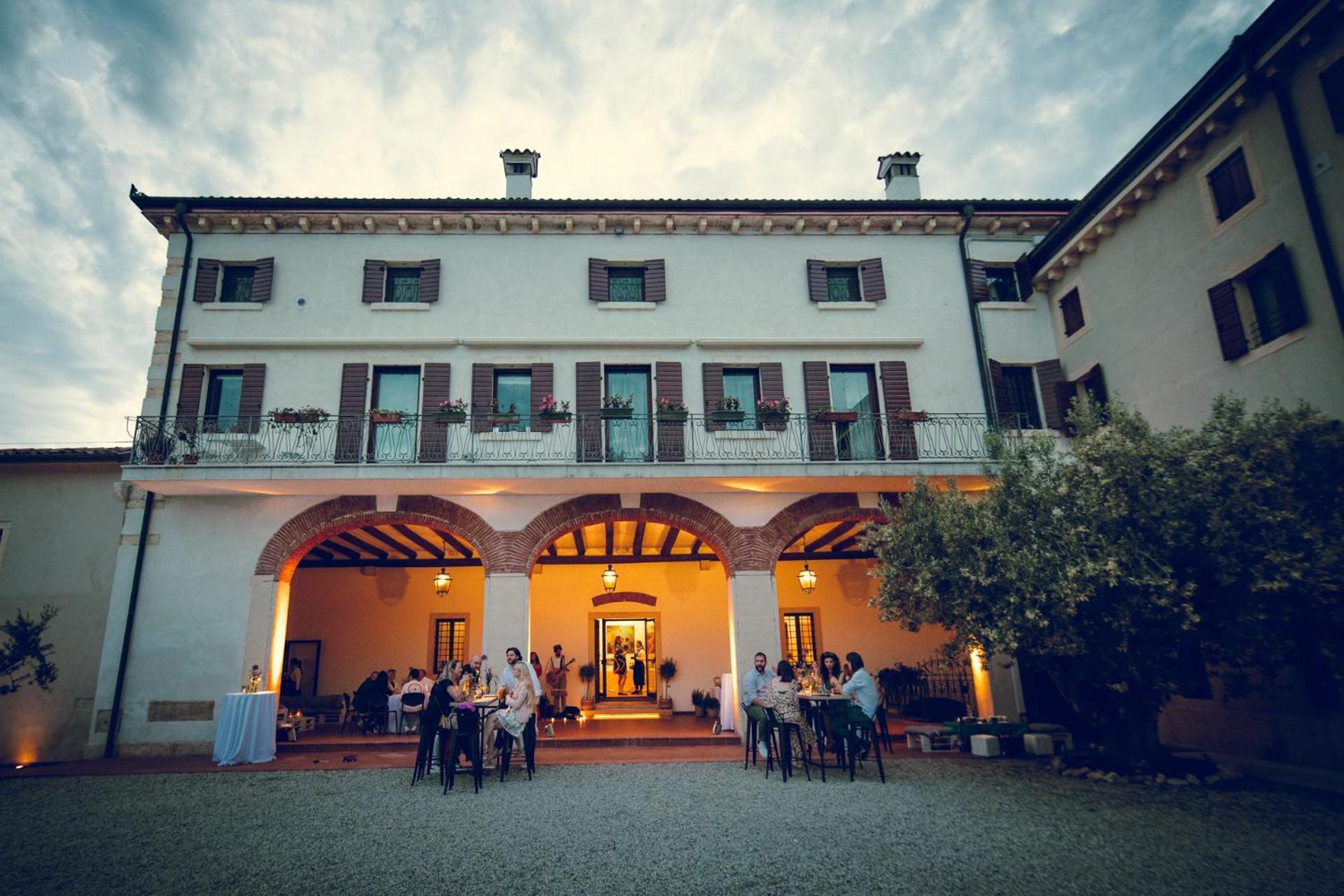Verdeolivo 1876 - Apartments & Pool Mezzane di Sotto Exterior photo